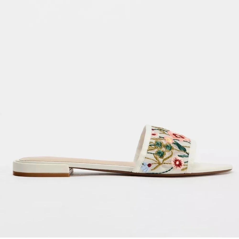 NEW ZARA  EMBROIDERED FLOWER SUMMER/VACATION SANDAL SIZE 7.5
🚨NO DISCOUNT - Picture 7 of 8